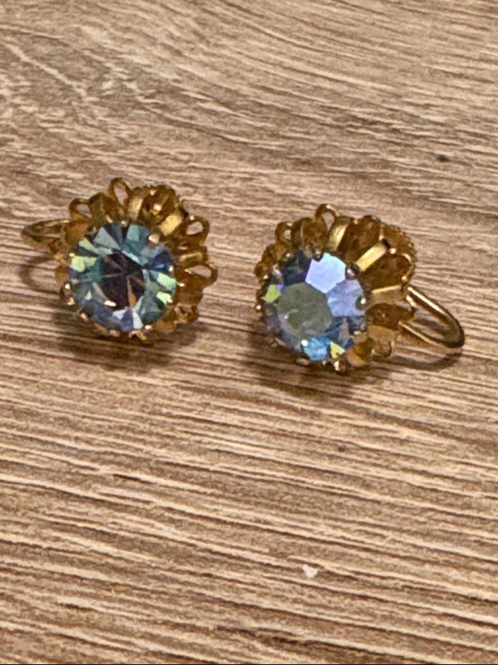 Vintage screw back, borealis, earrings, gold tone